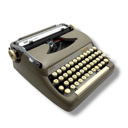 Toronto Typewriters Manual Typewriter Smith-Corona Classic Typewriter