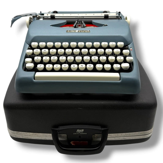 Toronto Typewriters Manual Typewriter Smith-Corona Clipper (Blue) Typewriter