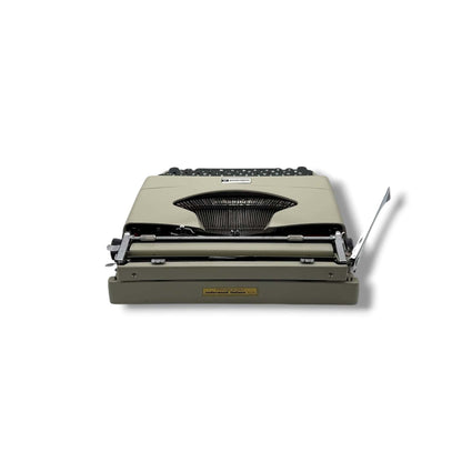 Toronto Typewriters Manual Typewriter Underwood 18 (1964) Typewriter
