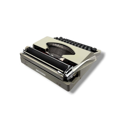 Toronto Typewriters Manual Typewriter Underwood 255 (1975) Typewriter