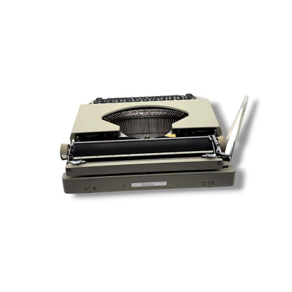 Toronto Typewriters Manual Typewriter Underwood 255 (1975) Typewriter