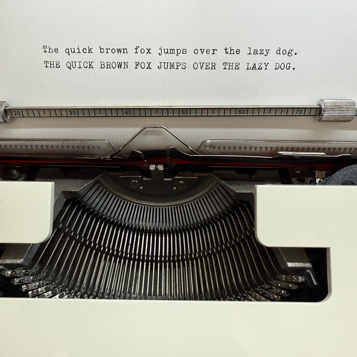 Toronto Typewriters Manual Typewriter Underwood 450 (1972) Typewriter