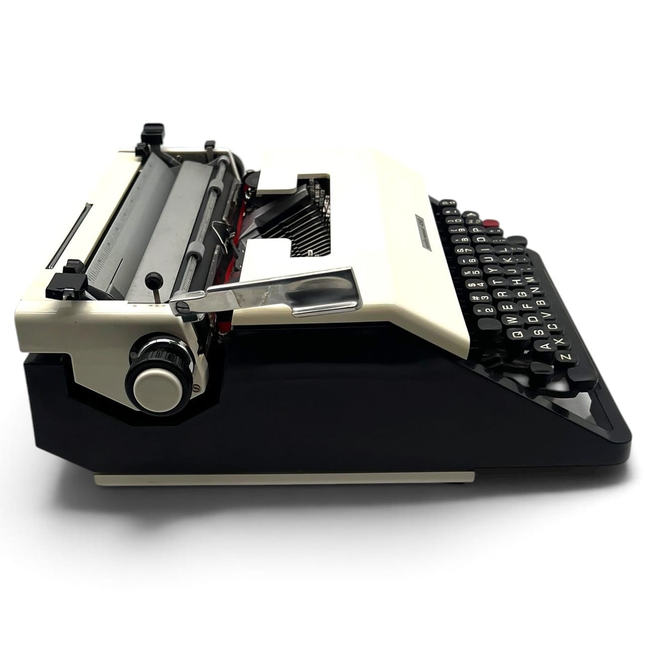 Toronto Typewriters Manual Typewriter Underwood 450 (black/white)