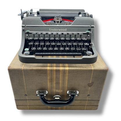 Toronto Typewriters Manual Typewriter Underwood Champion (w/ Field Case) Typewriter