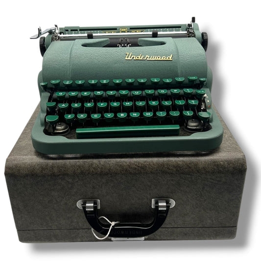 Toronto Typewriters Manual Typewriter Underwood Deluxe (Made in CANADA) Typewriter