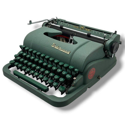 Toronto Typewriters Manual Typewriter Underwood Deluxe (Made in CANADA) Typewriter