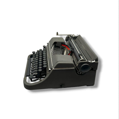 Toronto Typewriters Manual Typewriter Underwood Universal (1940's) Typewriter