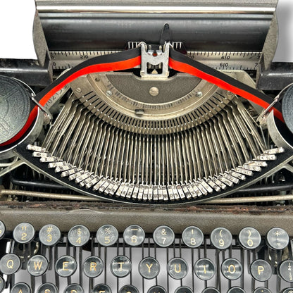 Toronto Typewriters Manual Typewriter Underwood Universal (1940's) Typewriter