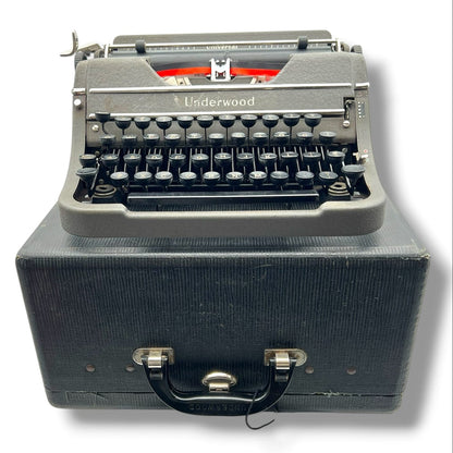 Toronto Typewriters Manual Typewriter Underwood Universal (1940's) Typewriter
