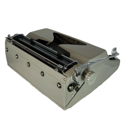 Toronto Typewriters Portable Typewriter Facit TP1 (French Canadian) Typewriter