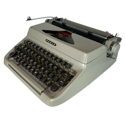 Toronto Typewriters Portable Typewriter Facit TP1 (French Canadian) Typewriter