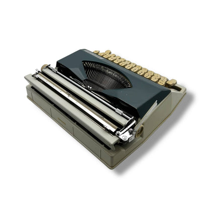 Toronto Typewriters Portable Typewriter Montana Packard (CURSIVE) Typewriter